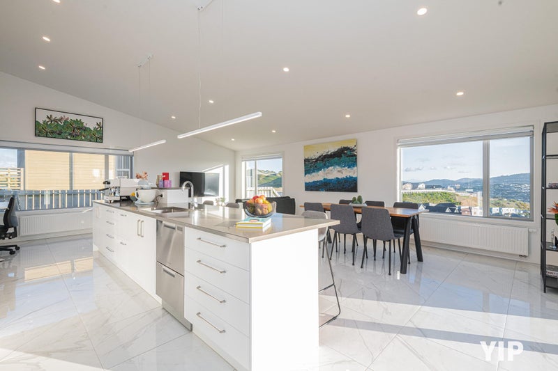 93 Cedarwood Street, Woodridge, Wellington - Carousel 2