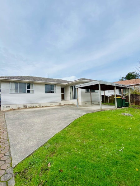 396 Bucklands Beach Road, Bucklands Beach, Auckland - Carousel 1