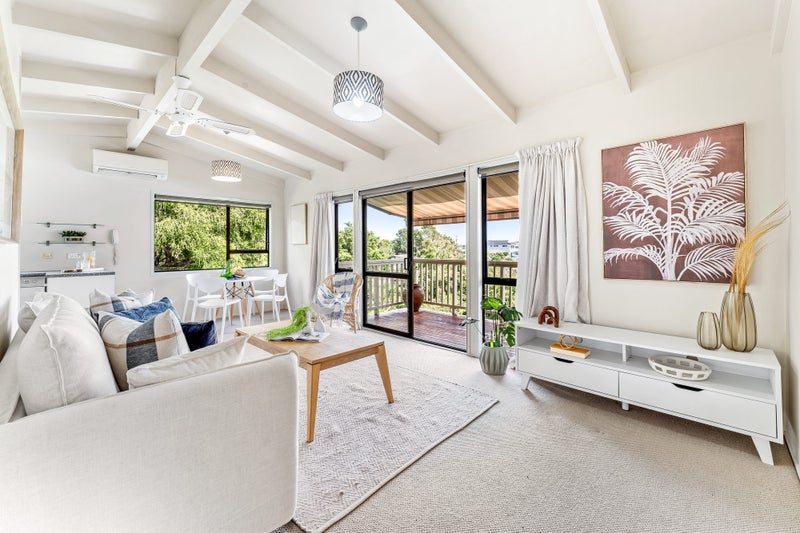 5A Rangimaarie Crescent, Snells Beach, Snells Beach - Carousel 1