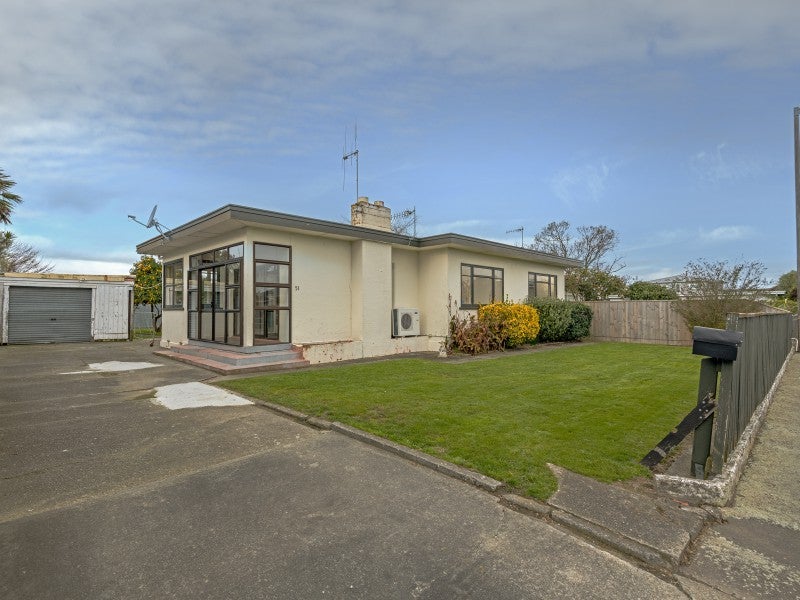 51 Wood Street, Takaro, Palmerston North - Carousel 1