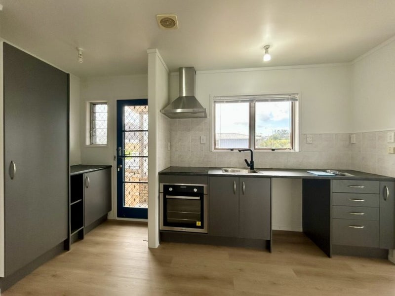 1/9 Manuka Road, Bayview, Auckland - Carousel 1
