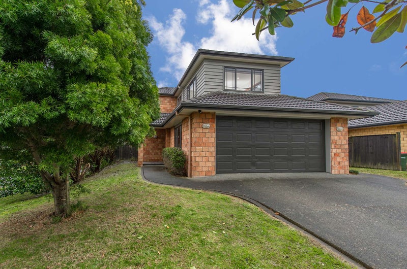 2 Coachman Drive, Flat Bush, Auckland - Carousel 1