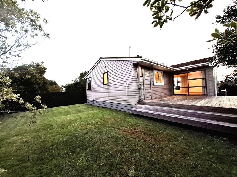 22A Kirrie Avenue, Te Atatu South, Auckland - Carousel 2