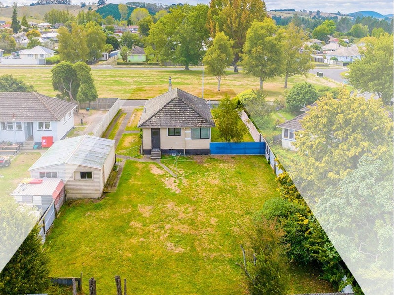 17 Raukawa Crescent, Wairakei, Taupo - Carousel 1