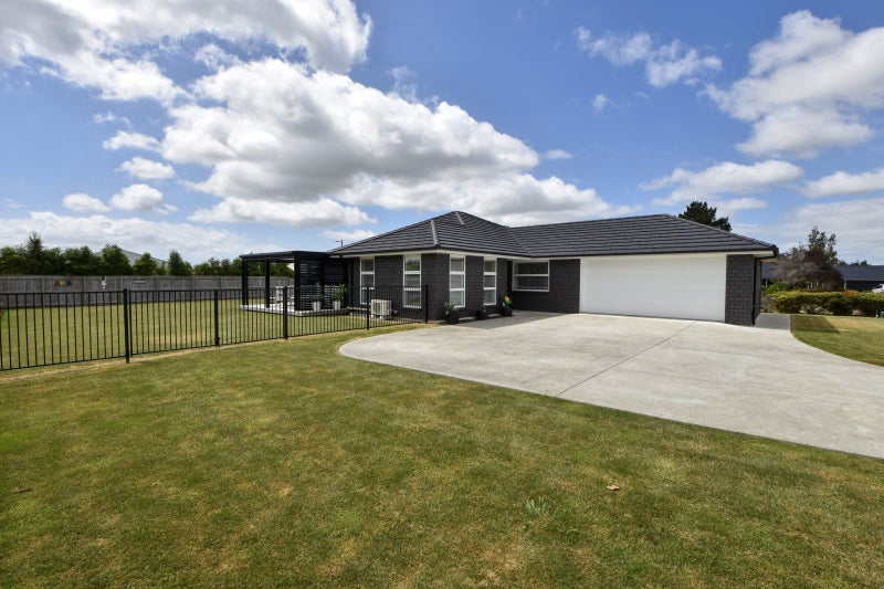 9 Mervyn Brown Place, Solway, Masterton - Carousel 2