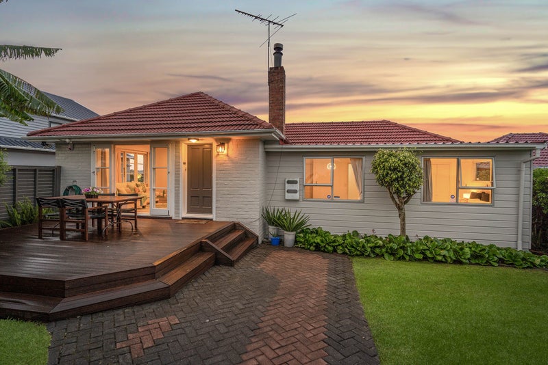 29 Stamford Park Road, Mount Roskill, Auckland - Carousel 1