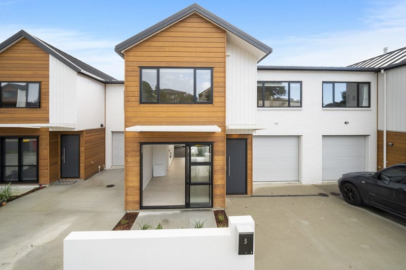 5 Seafarer Crescent, Stanmore Bay, Whangaparaoa - Carousel 1