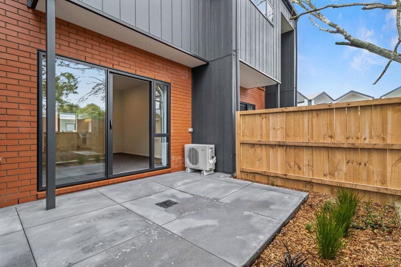 6/7 Dyer Street, Whitiora, Hamilton - Carousel 14