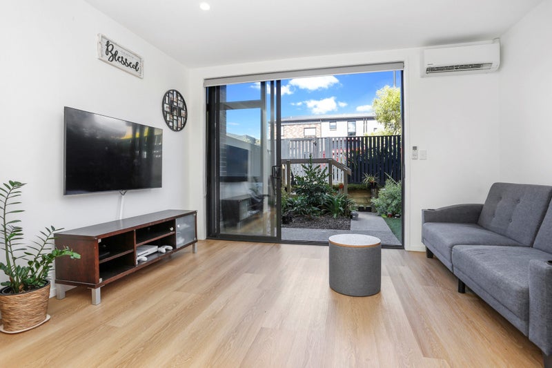 13 Kotuitui Street, Manukau, Auckland - Carousel 1