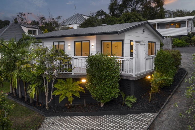 1/40 Woodside Avenue, Northcote, Auckland - Carousel 1