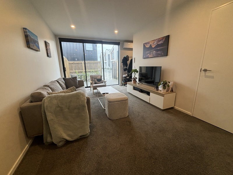 8/323 Lincoln Road, Addington, Christchurch - Carousel 2