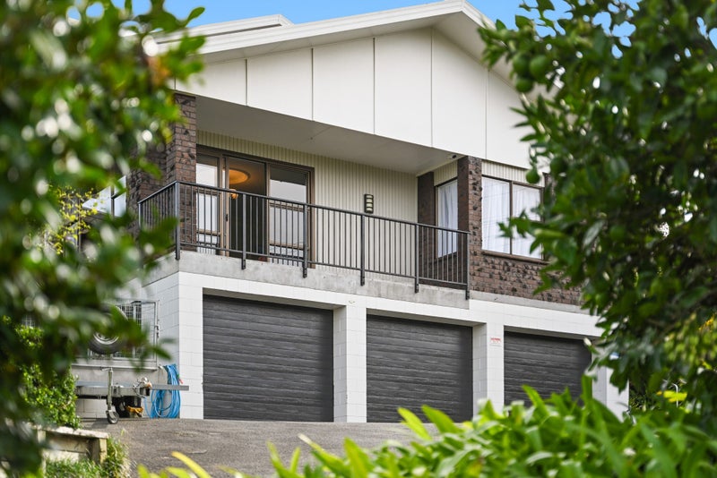 1030 River Road, Queenwood, Hamilton - Carousel 1