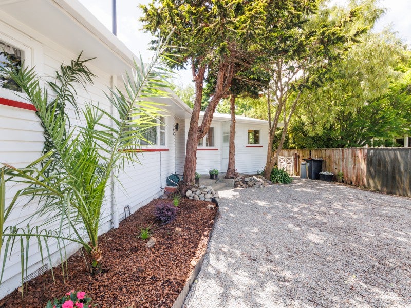 29 St Albans Avenue, Hokowhitu, Palmerston North - Carousel 2