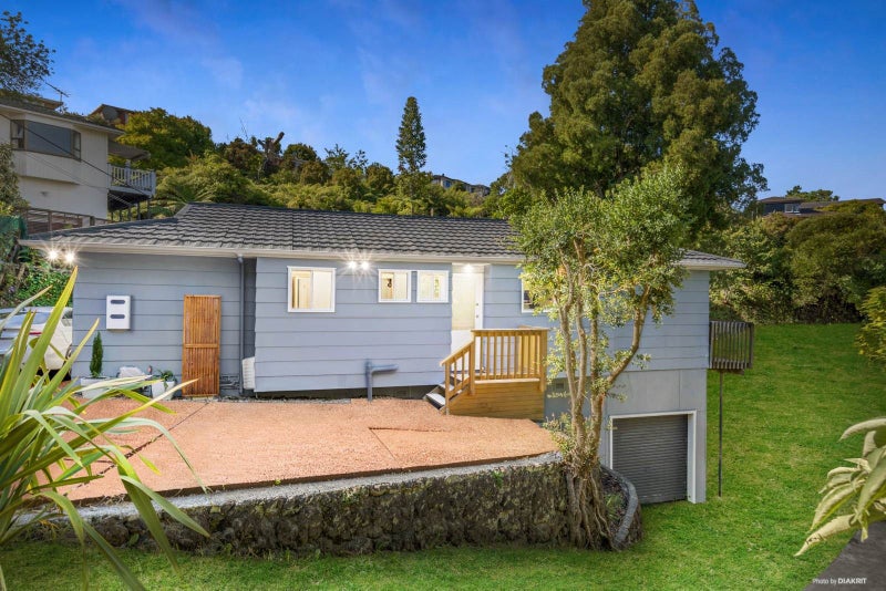 8 Limmer Place, Browns Bay, Auckland - Carousel 2