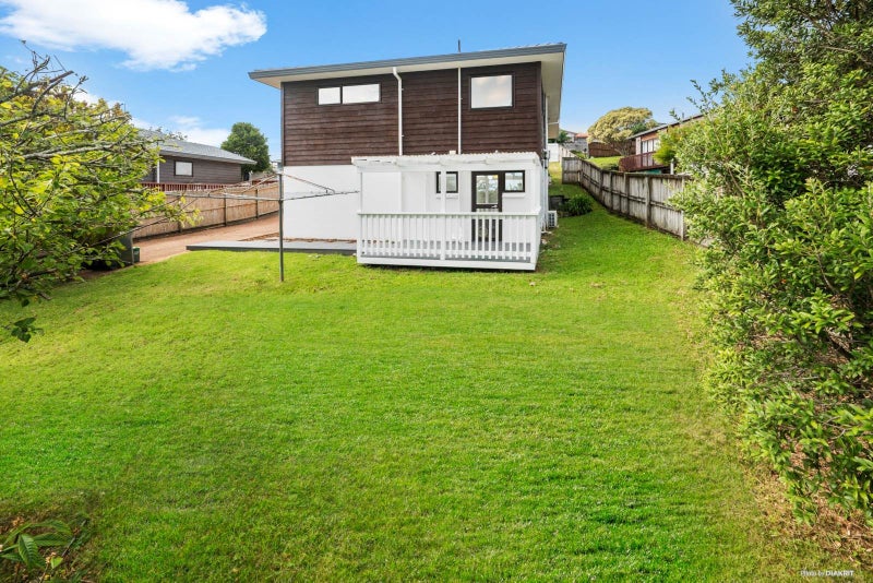 90 Seaview Road, Glenfield, Auckland - Carousel 2