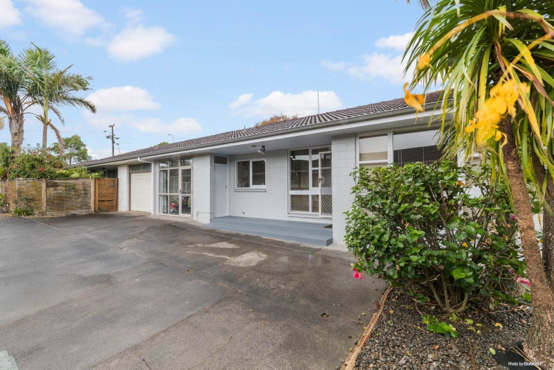2/201 Bucklands Beach Road, Bucklands Beach, Auckland - Carousel 1