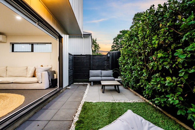 40B Waddell Avenue, Point England, Auckland - Carousel 2