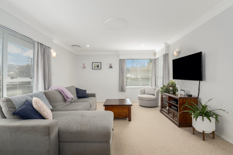 5 Te Puni Grove, Elderslea, Upper Hutt - Carousel 2