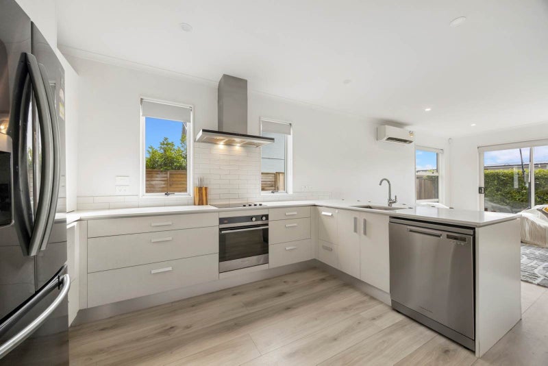 48 Vincent McGrath Crescent, Swanson, Auckland - Carousel 2
