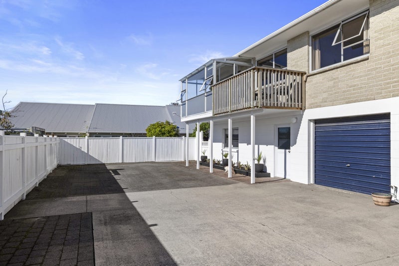 79A Barrett Street, Westown, New Plymouth - Carousel 1