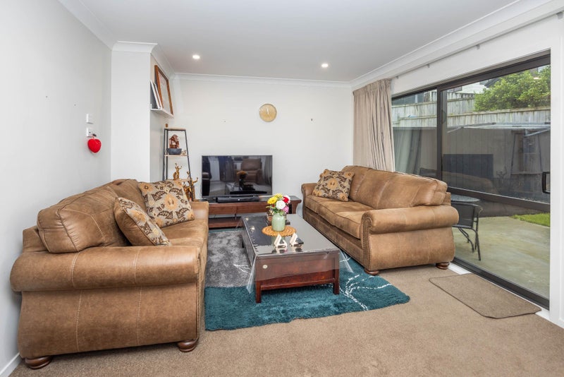 2/33 Cowley Drive, Temple View, Hamilton - Carousel 2