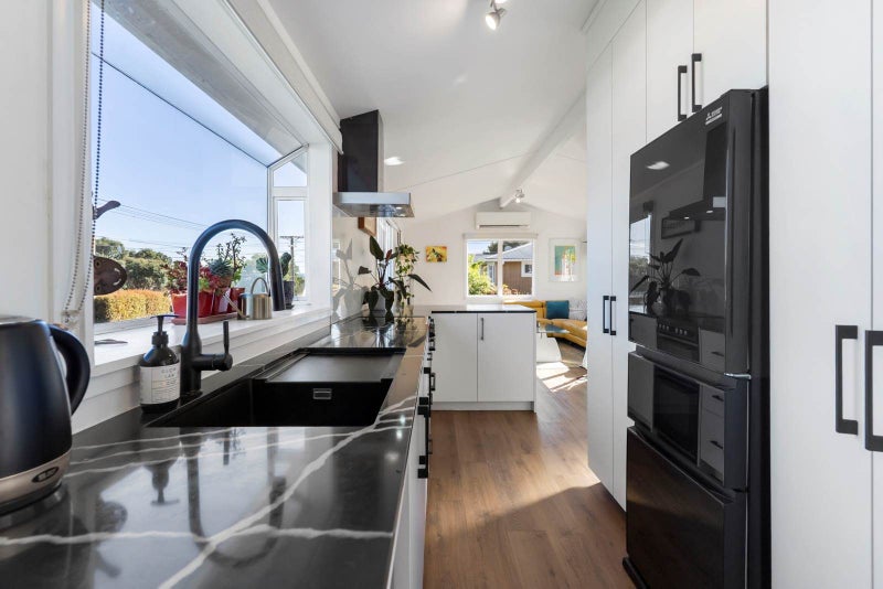 2/15 Adriatic Avenue, Henderson, Auckland - Carousel 2