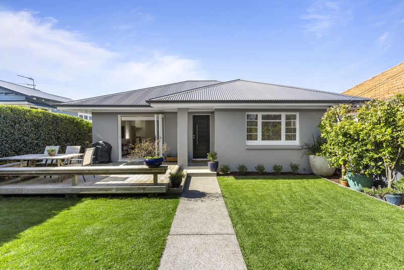 21 Riro Street, Point Chevalier, Auckland - Carousel 1