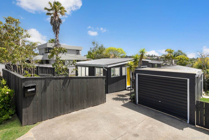 1/111 Arran Road, Browns Bay, Auckland - Carousel 1