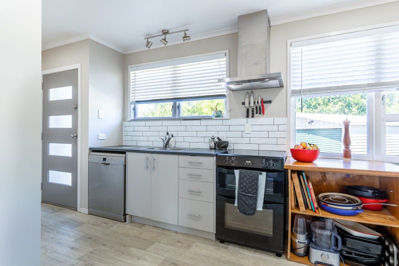 12A John F Kennedy Place, Glen Eden, Auckland - Carousel 2