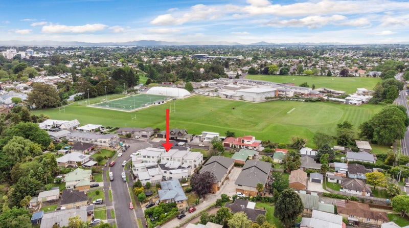 20C Kelvin Place, Hamilton East, Hamilton - Carousel 2