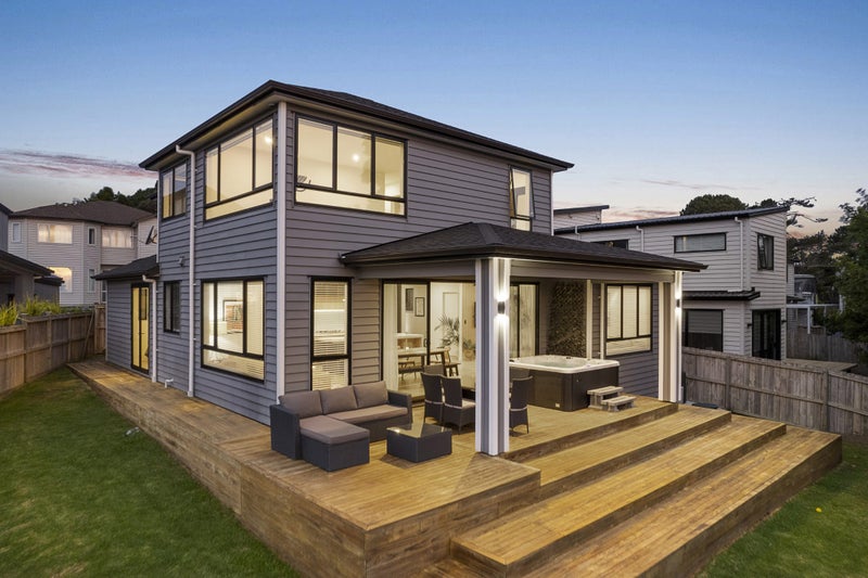 8 Santorini Rise, Bayview, Auckland - Carousel 2