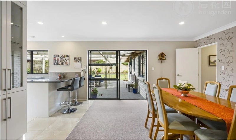 39 Kilimanjaro Drive, Northpark, Auckland - Carousel 1