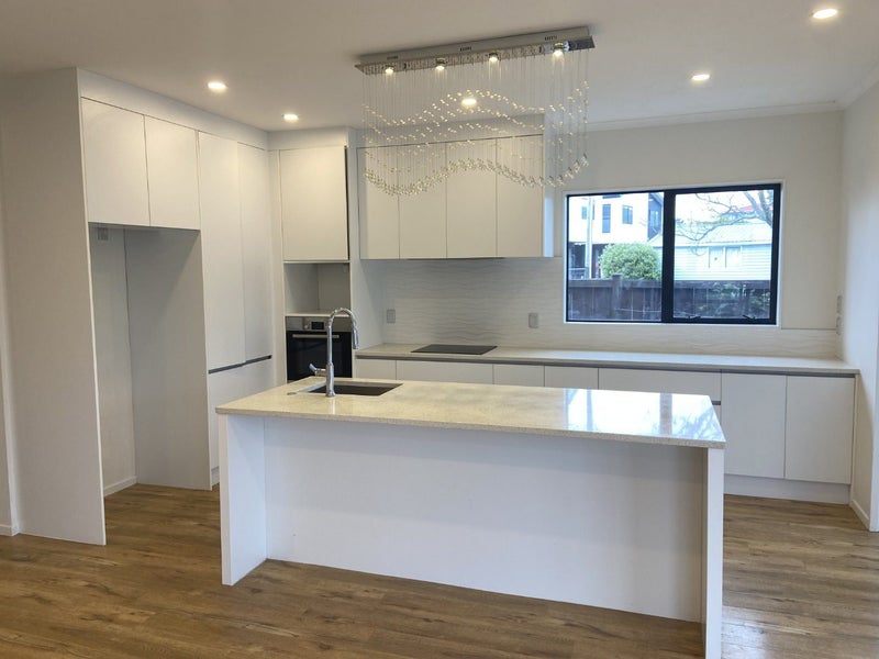 1 Swinburne Street, Blockhouse Bay, Auckland - Carousel 2