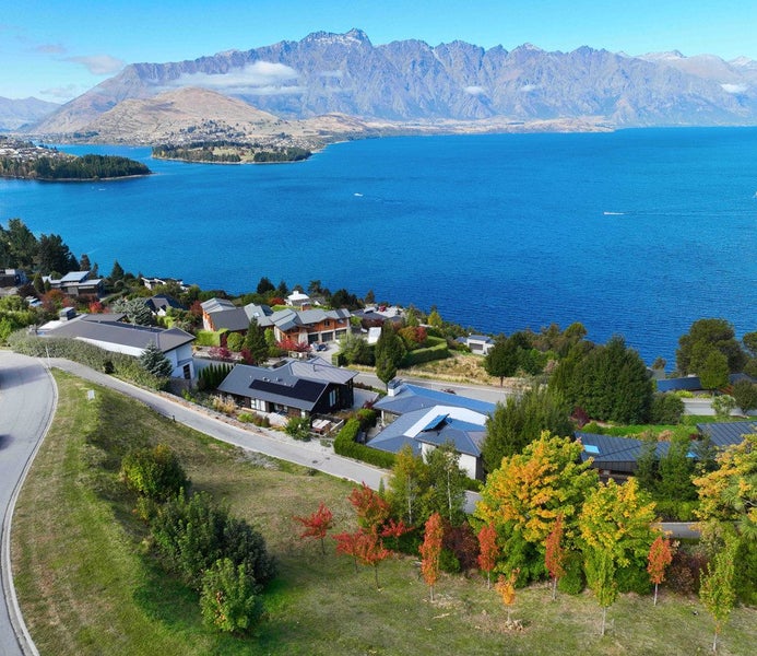 2 Hanley Lane, Fernhill, Queenstown - Carousel 1