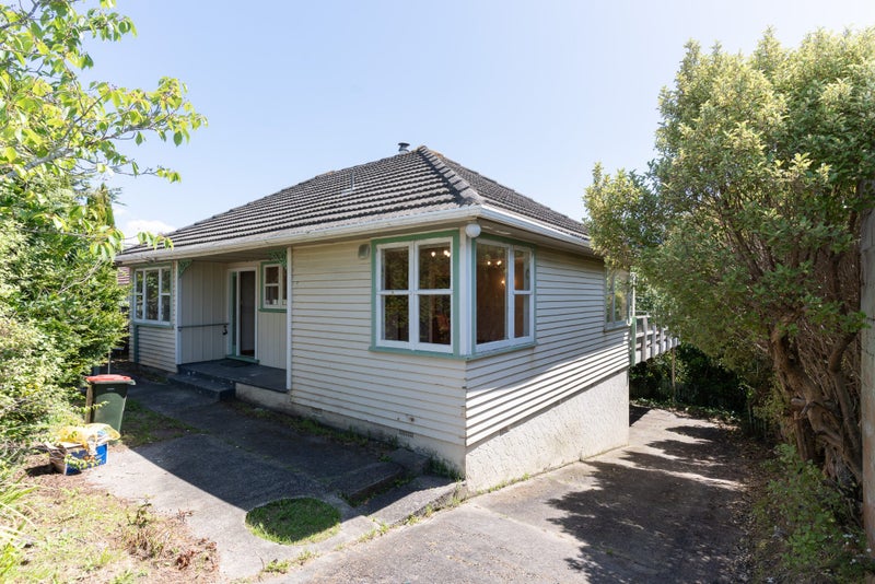 45 Handyside Street, Tawa, Wellington - Carousel 2