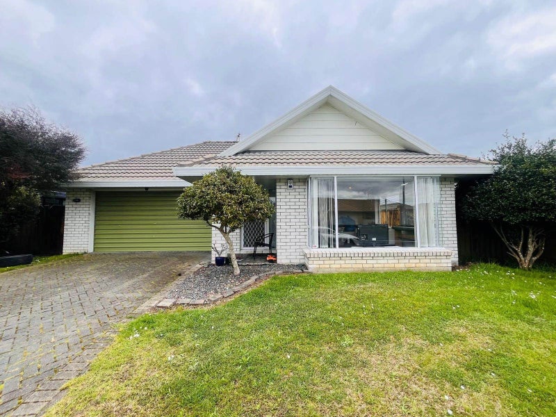 2/1 Amadeus Place, Northpark, Auckland - Carousel 1
