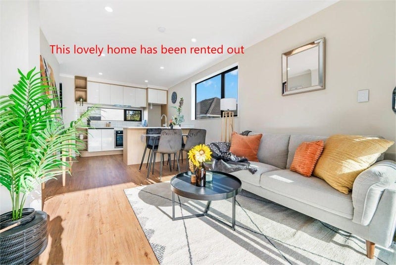 6/3 Royal View Road, Te Atatu South, Auckland - Carousel 1