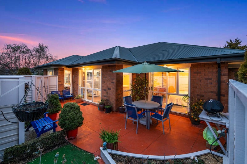 39 Kinsella Crescent, Aidanfield, Christchurch - Carousel 2