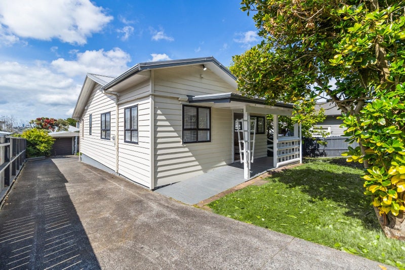 9 Taumata Road, Sandringham, Auckland - Carousel 2