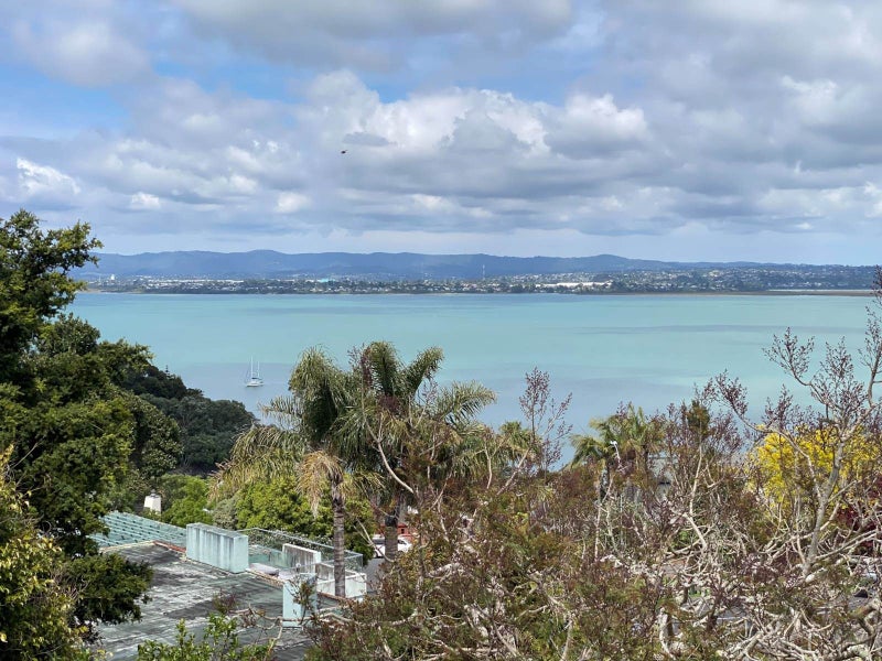 90A Hadfield Street, Beach Haven, Auckland - Carousel 1