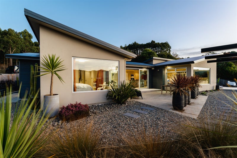 28 Clearwater Street, Broad Bay, Dunedin - Carousel 1