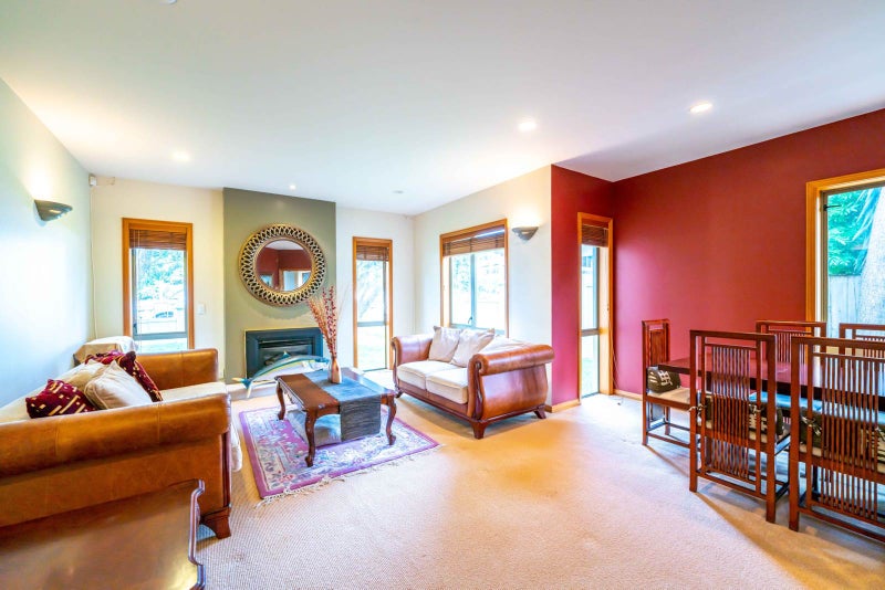 25 Oakwood Grove, Eastern Beach, Auckland - Carousel 3