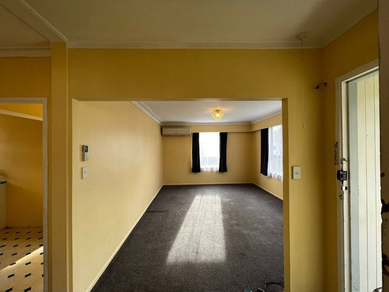 5 Shearer Crescent, Naenae, Lower Hutt - Carousel 17