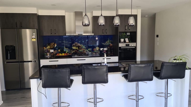 13 Dinneen Close, Frimley, Hastings - Carousel 2