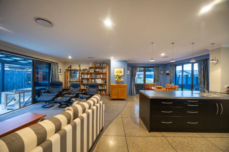 77 Meridian Grove, Kelvin Grove, Palmerston North - Carousel 2