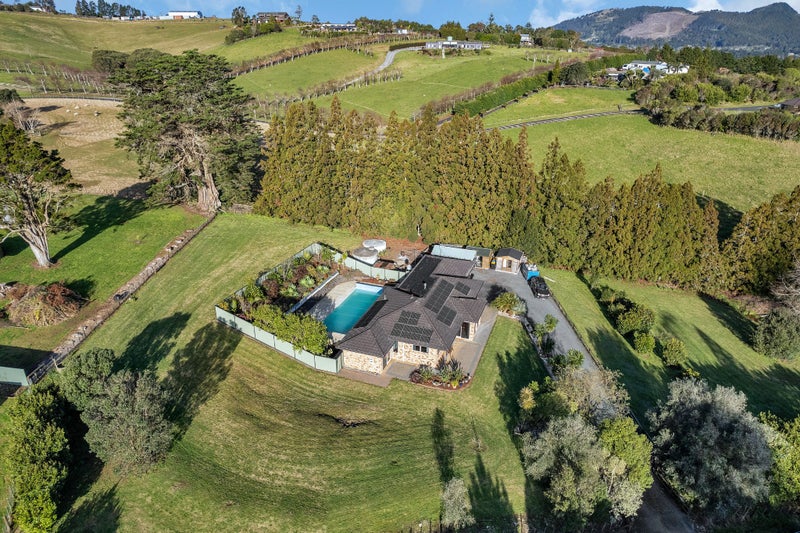 17 Apotu Park Lane, Kamo - Carousel 1