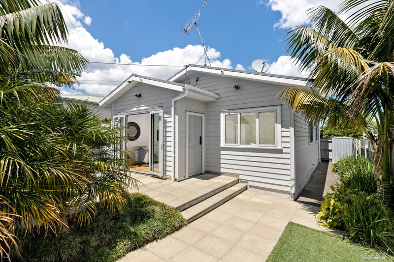 30A Fergusson Avenue, Sandringham, Auckland - Carousel 1