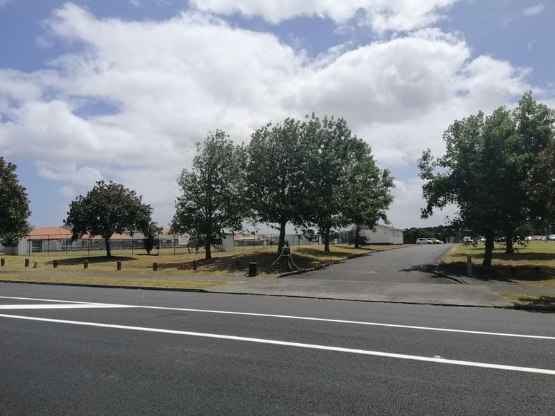 1/72 Millhouse Drive, Northpark, Auckland - Carousel 17