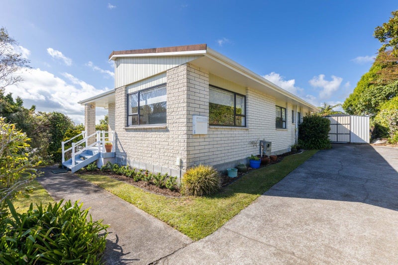 138A Govett Avenue, Frankleigh Park, New Plymouth - Carousel 1