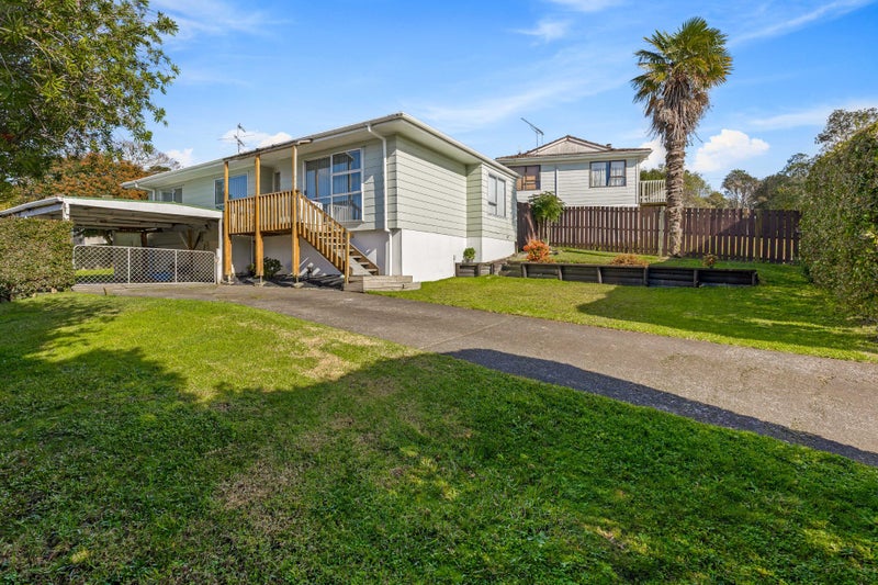 26 Beauchamp Drive, Massey, Auckland - Carousel 2